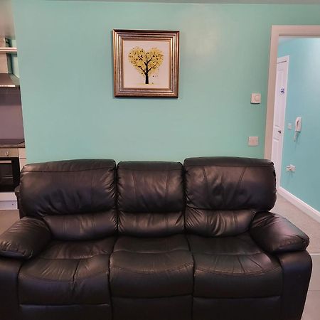 Lovely 2- Bedroom Apartment In Belfast Exteriör bild