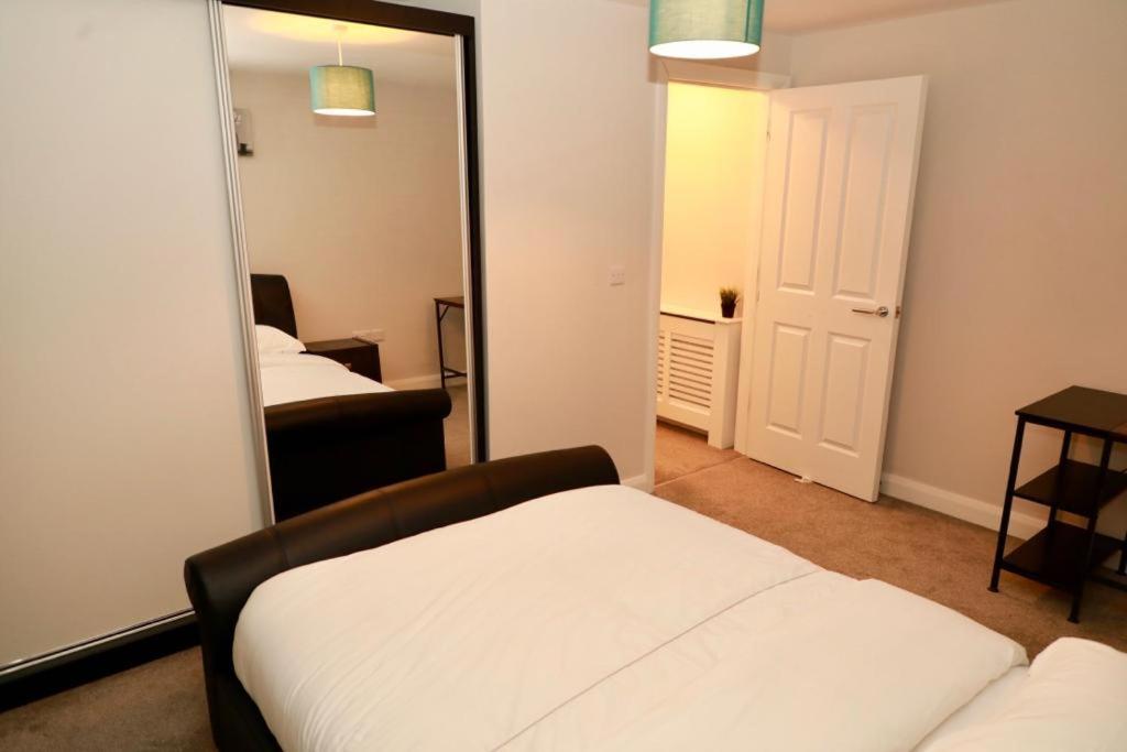 Lovely 2- Bedroom Apartment In Belfast Exteriör bild