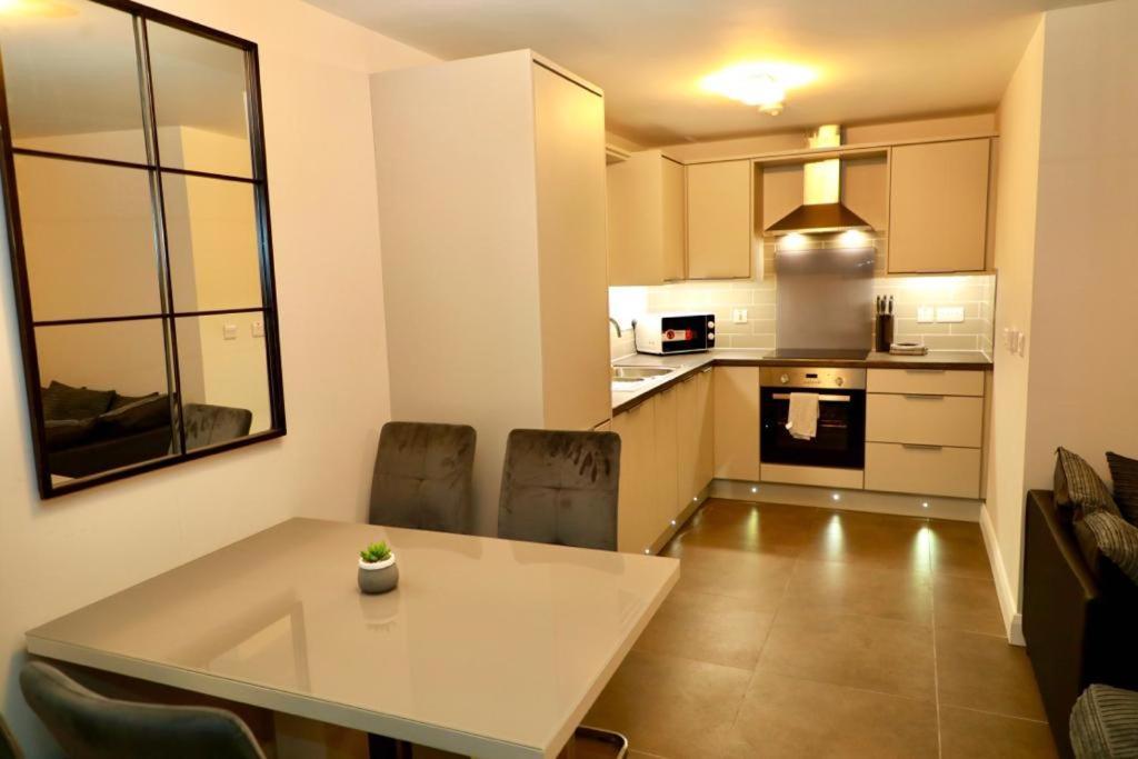 Lovely 2- Bedroom Apartment In Belfast Exteriör bild