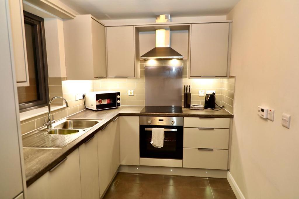 Lovely 2- Bedroom Apartment In Belfast Exteriör bild