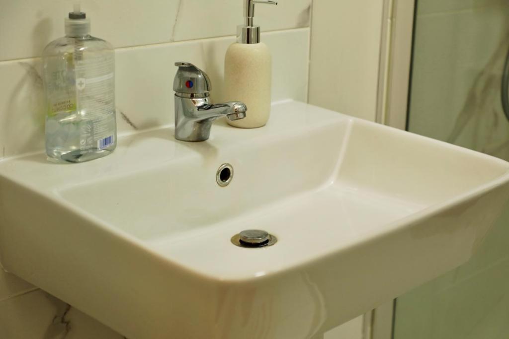 Lovely 2- Bedroom Apartment In Belfast Exteriör bild