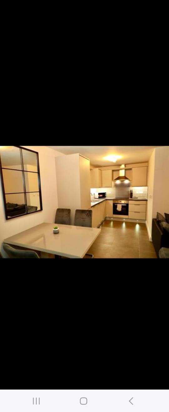 Lovely 2- Bedroom Apartment In Belfast Exteriör bild